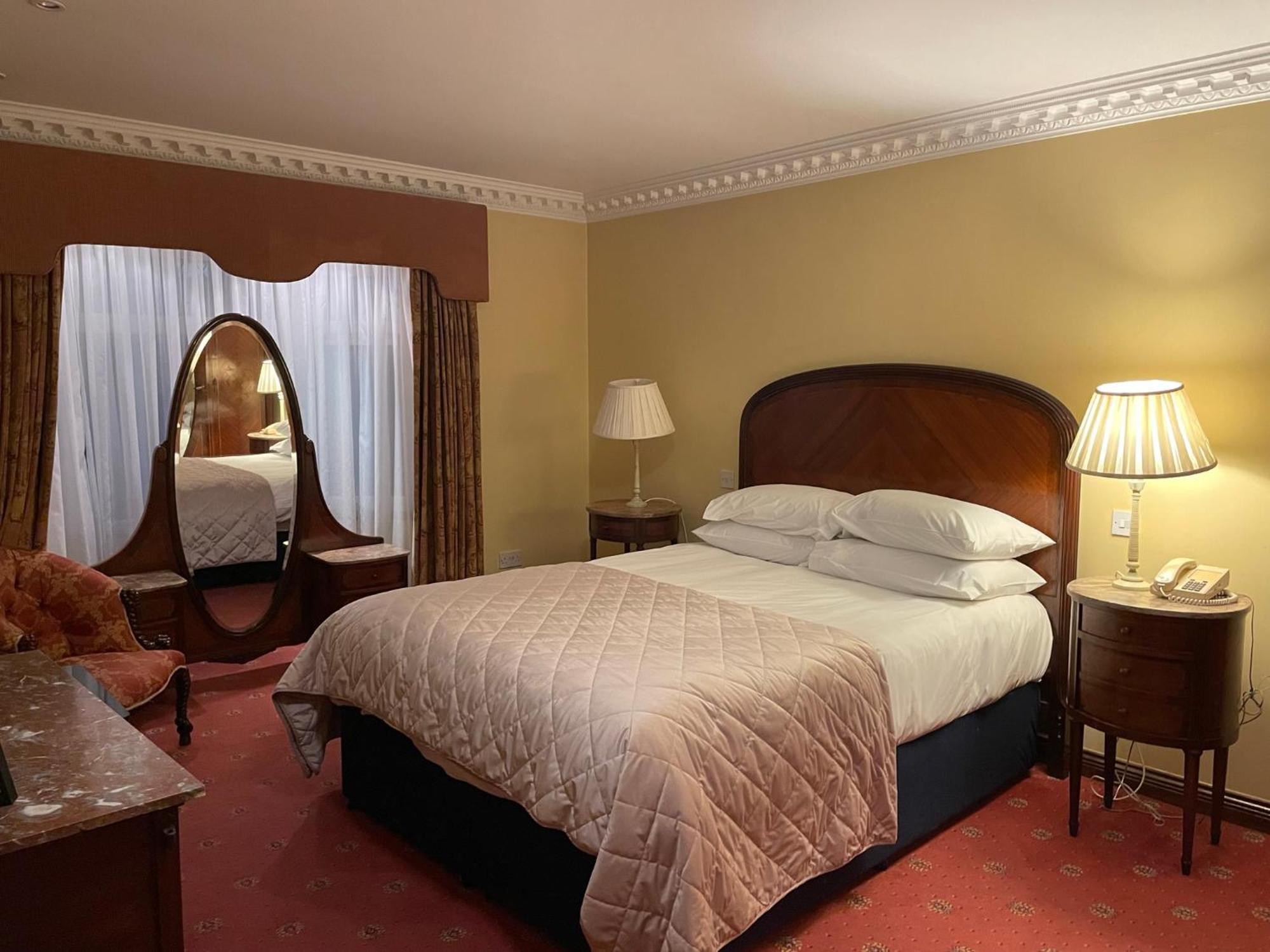 Foley'S Townhouse Killarney Hotel Ngoại thất bức ảnh
