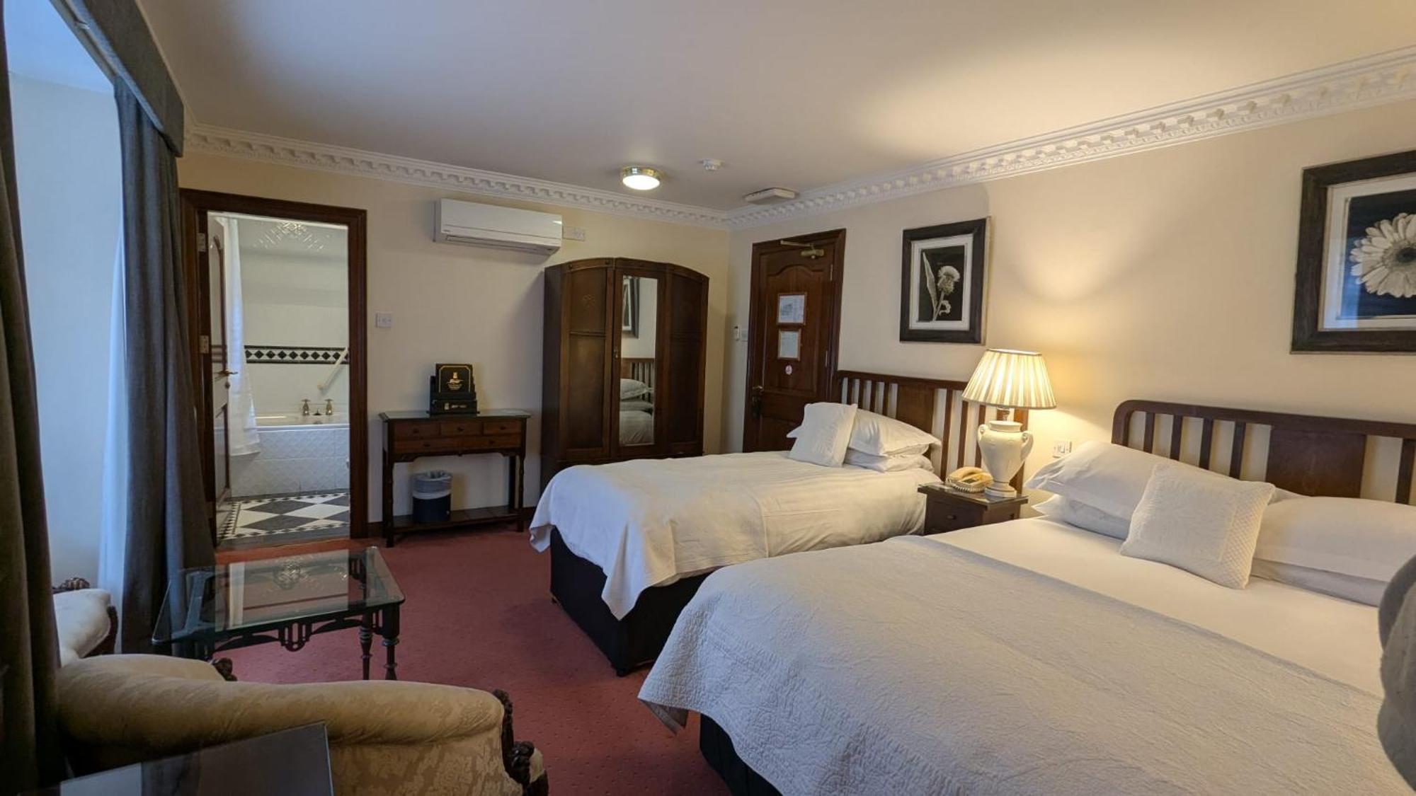 Foley'S Townhouse Killarney Hotel Ngoại thất bức ảnh