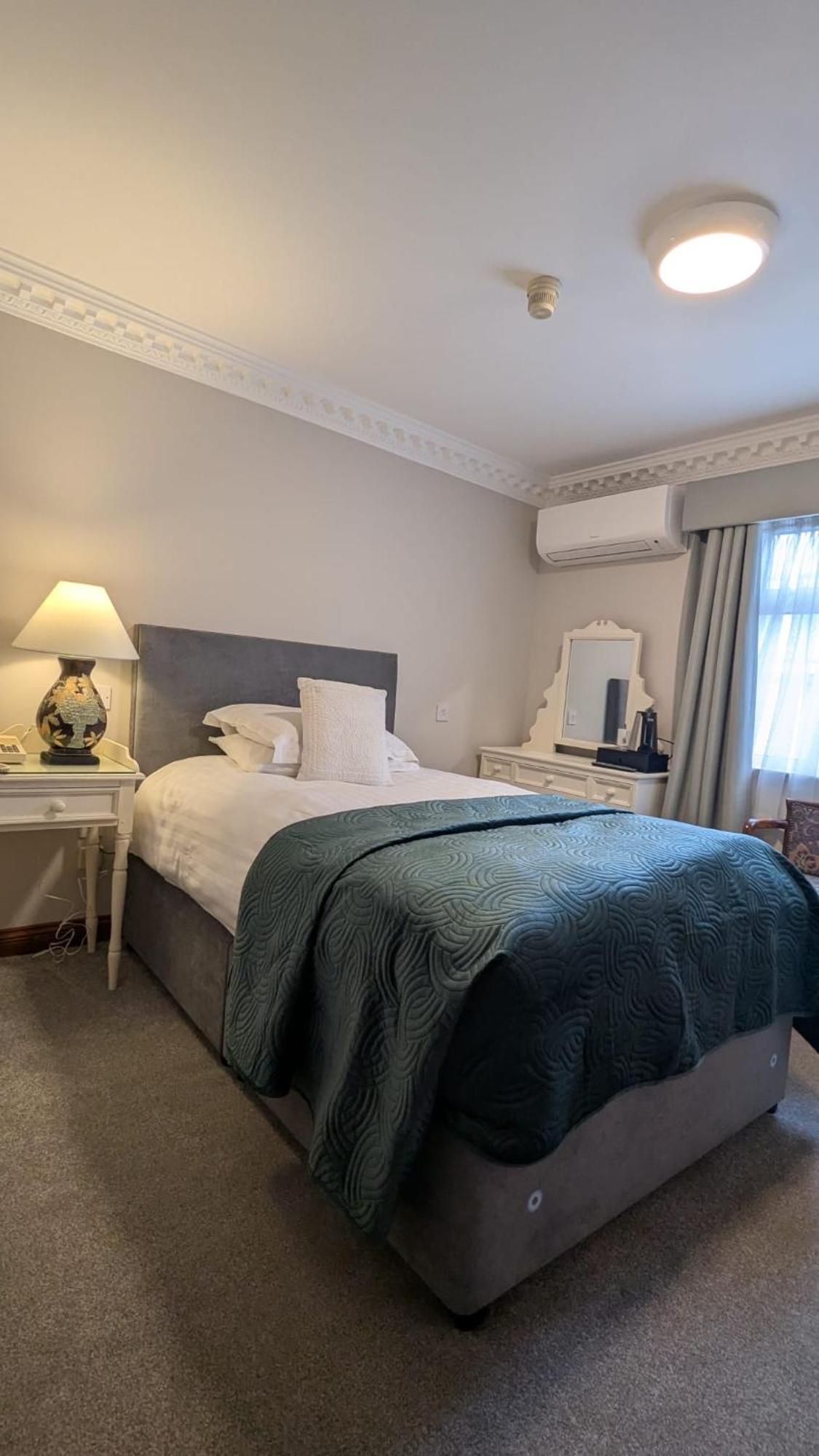Foley'S Townhouse Killarney Hotel Ngoại thất bức ảnh