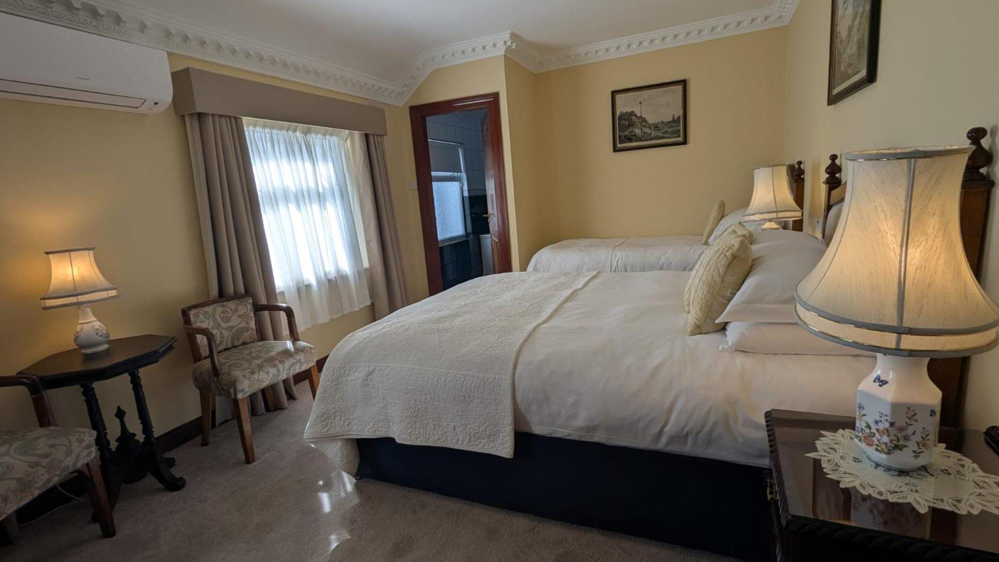 Foley'S Townhouse Killarney Hotel Ngoại thất bức ảnh